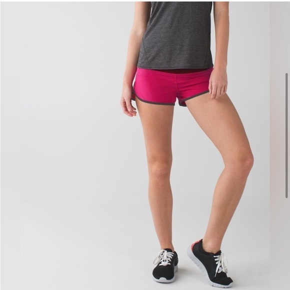 Lululemon Run: Speed Up Short *4-way Stretch Jewelled Magenta / Dashing Purple 6 - Picture 2 of 9